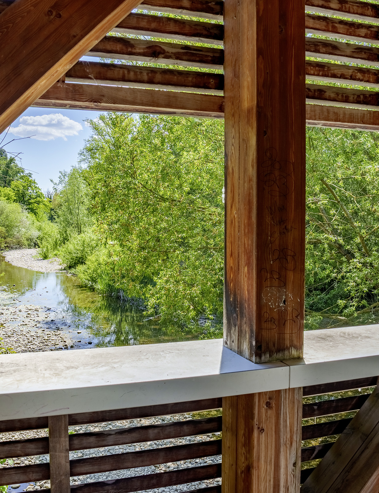 Rivière l'Aire renaturée et ses promenades, nature à deux pas des Jardins de Lully à Lully